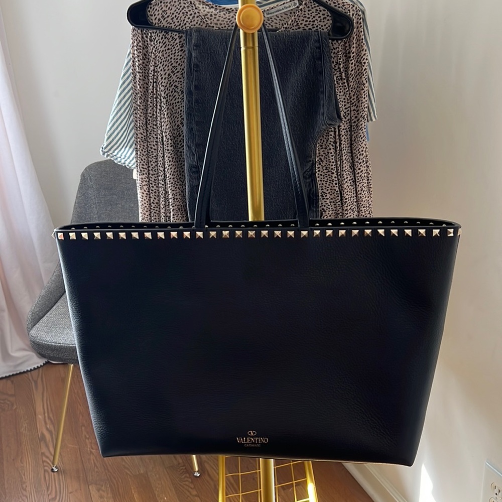 Valentino Garavani tote. Like new condition.